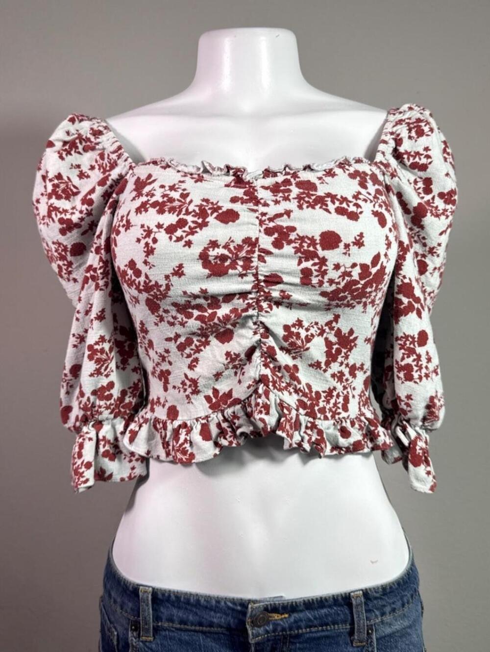 Coquette Zara Red Floral Puff Sleeve Peplum Top – Women's Used Clothing
